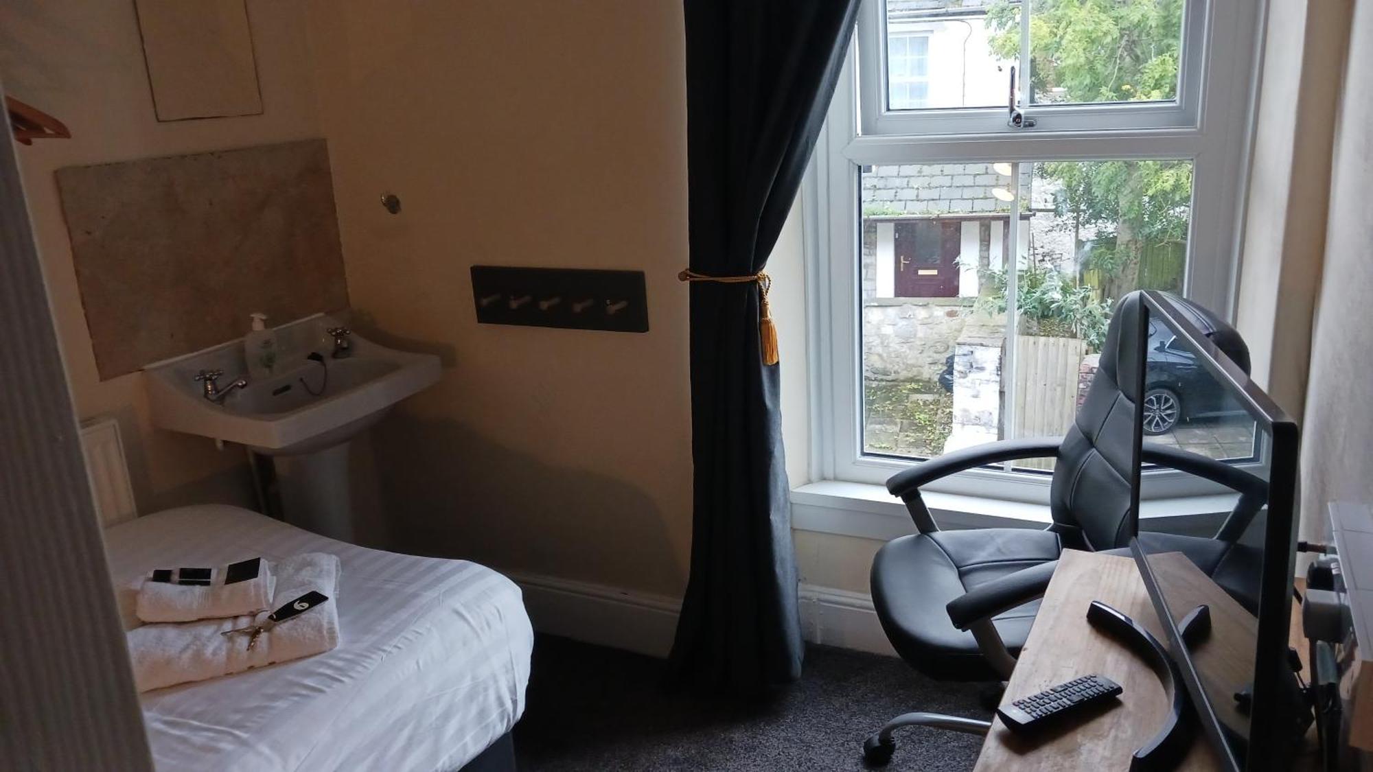 Mair'S Hotel Bridgend  Exterior photo