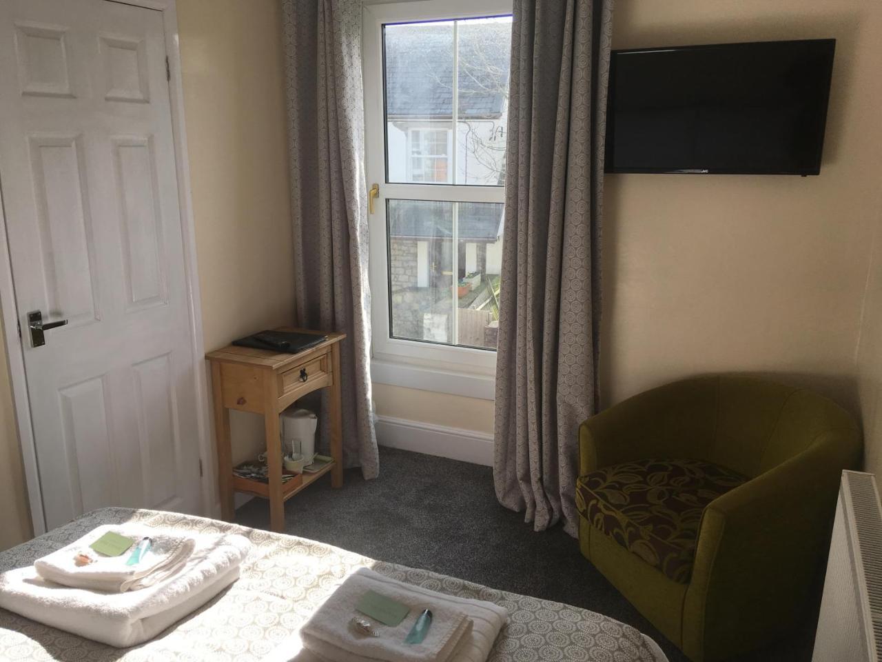 Mair'S Hotel Bridgend  Exterior photo
