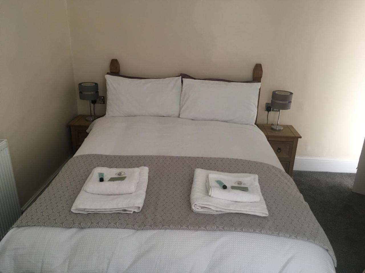 Mair'S Hotel Bridgend  Exterior photo